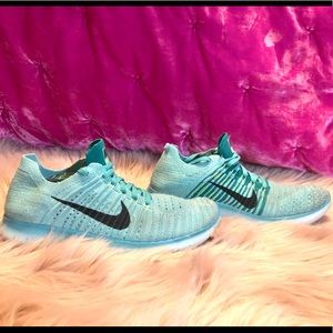 Nike Teal Flyknit Trainer - 8